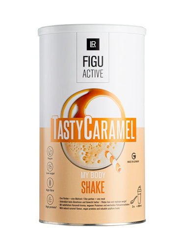 Ein cremiger LR FIGUACTIVE Tasty Caramel Shake in einem modernen Glas, garniert mit Karamellsauce und Pekannüssen, perfekt für smartes Gewichtsmanagement.