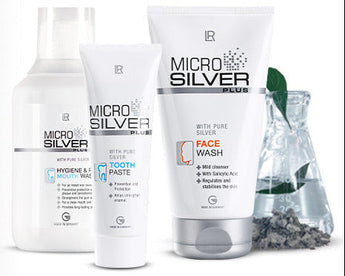 Die LR MICROSILVER PLUS Produktsysteme für Hautpflege und Zahnpflege. Flaschen und Tuben im cleanen, medizinisch anmutenden Design mit Silber-Elementen.